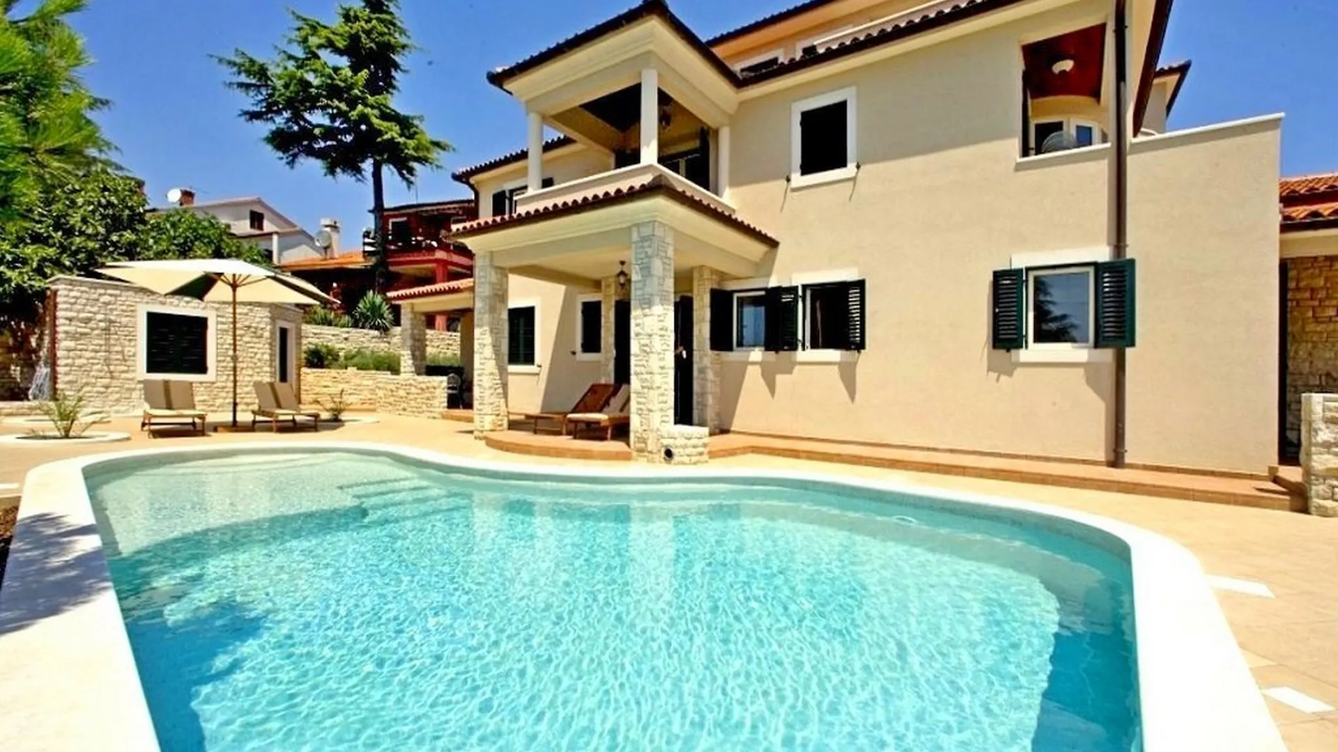 Apartments Salu Premantura 4*,